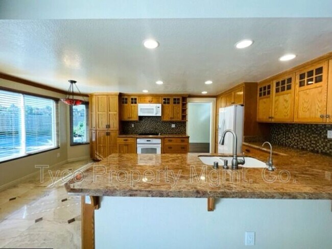 Foto del edificio - 526 Trailridge Dr