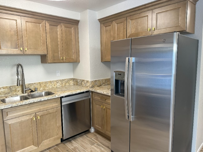 Foto del edificio - 1545 W 207th St