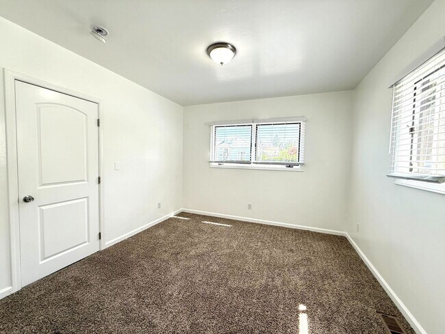 Foto del edificio - Fantastic 2 Bedroom 1 Bath Home in New Mon...