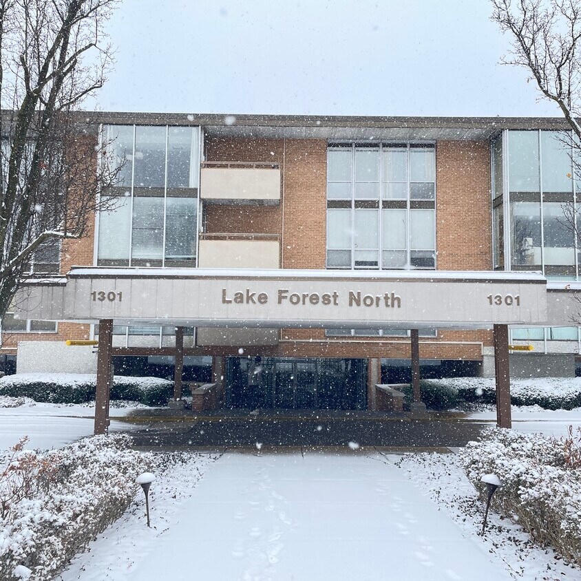 Foto principal - 1301 N Western Ave