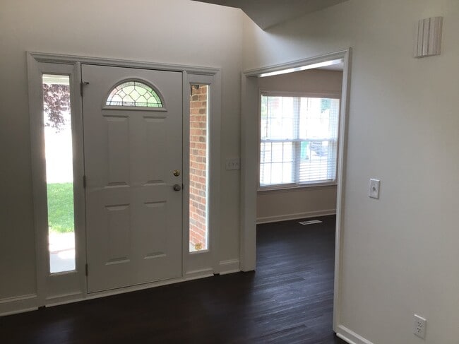Foto del edificio - 6682 Knob Hill Ct