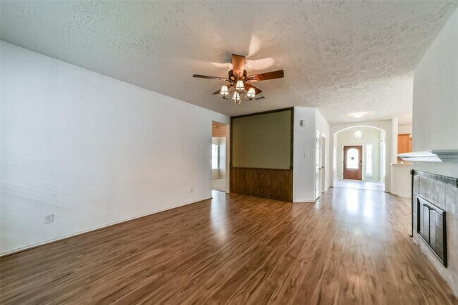 Building Photo - 22868 Lantern Hills Dr