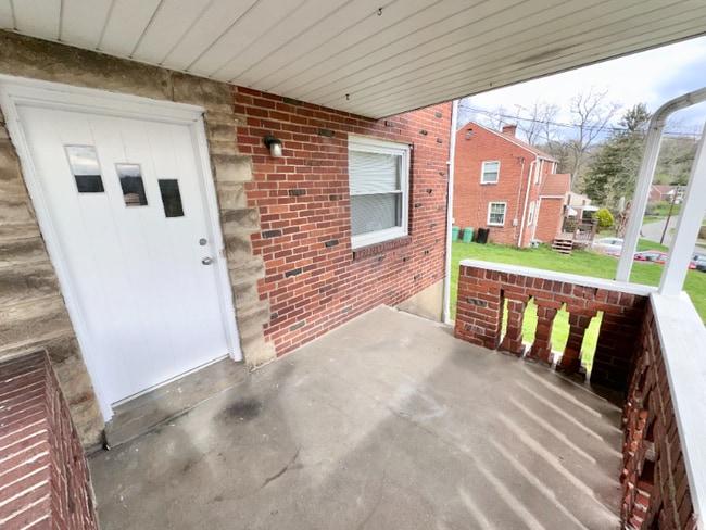 Building Photo - 315 Orchard Dr