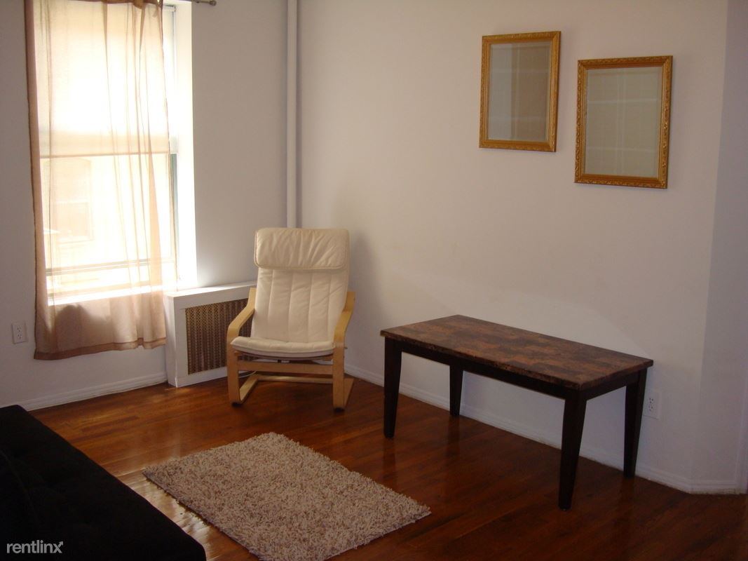 Building Photo - 250 W 65th St