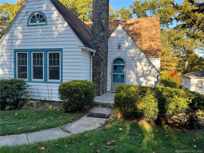 Building Photo - 173 Essex Rd