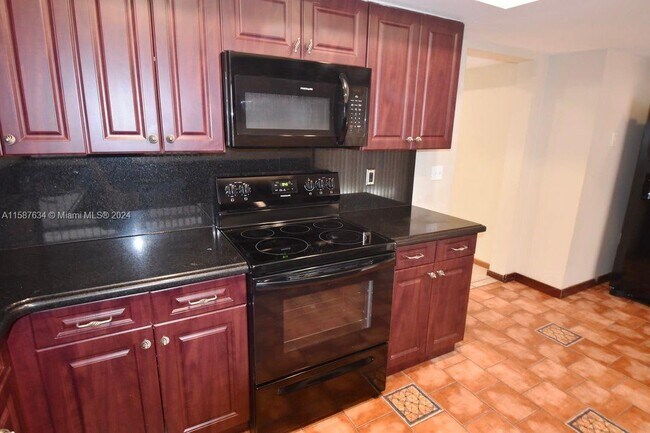 Foto del edificio - 7828 SW 118th Ct