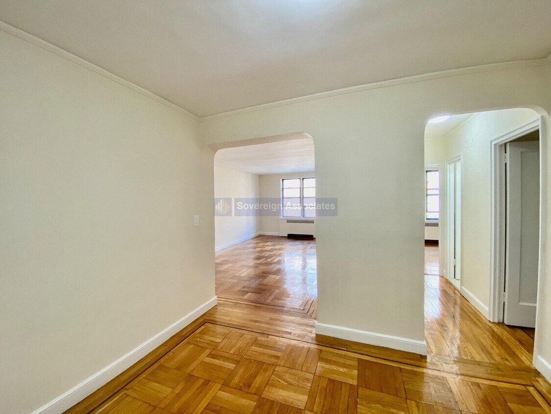 Primary Photo - 100 Arden St