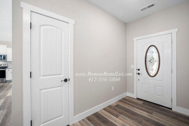 Foto del edificio - Great Location available again!!!
