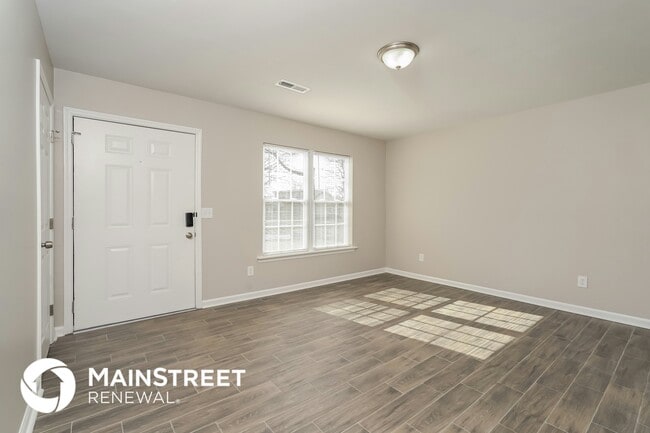 Building Photo - 101 Millikin St