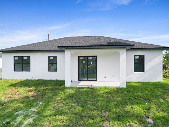 Foto del edificio - 3173 Sunshine Blvd N