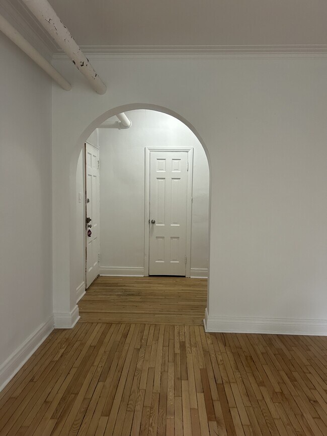 Photo du bâtiment - 5801 Chem. de la Côte St Luc