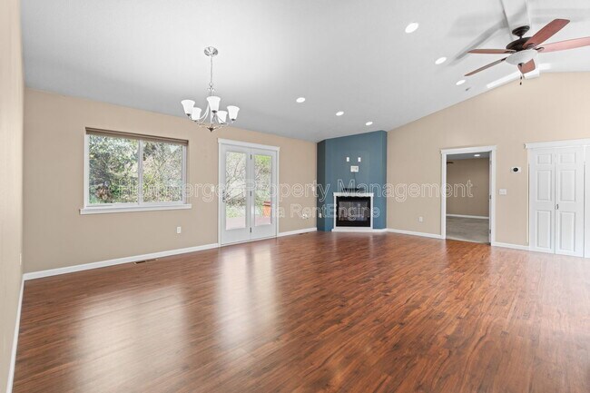 Foto del edificio - 6929 N Country Homes Blvd