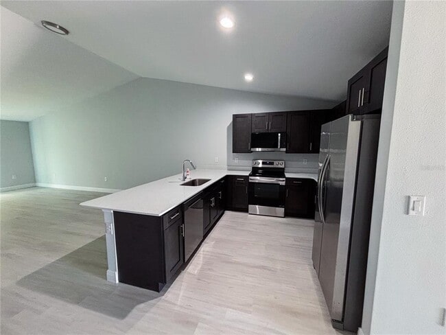 Building Photo - 2088 Fernwood St