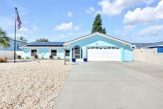 Building Photo - 1015 Spindle Palm Way