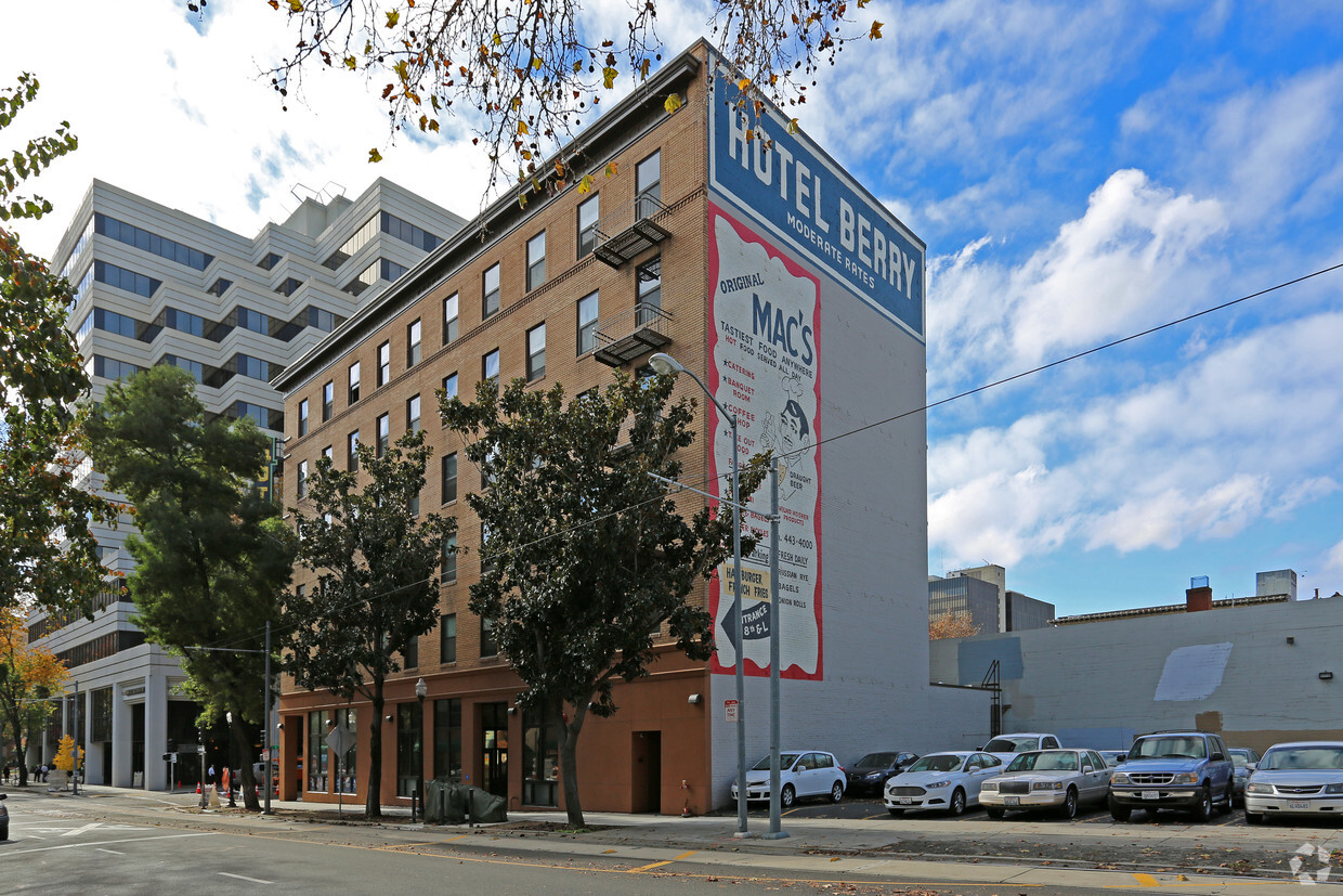 Building Photo - Studios at Hotel Berry