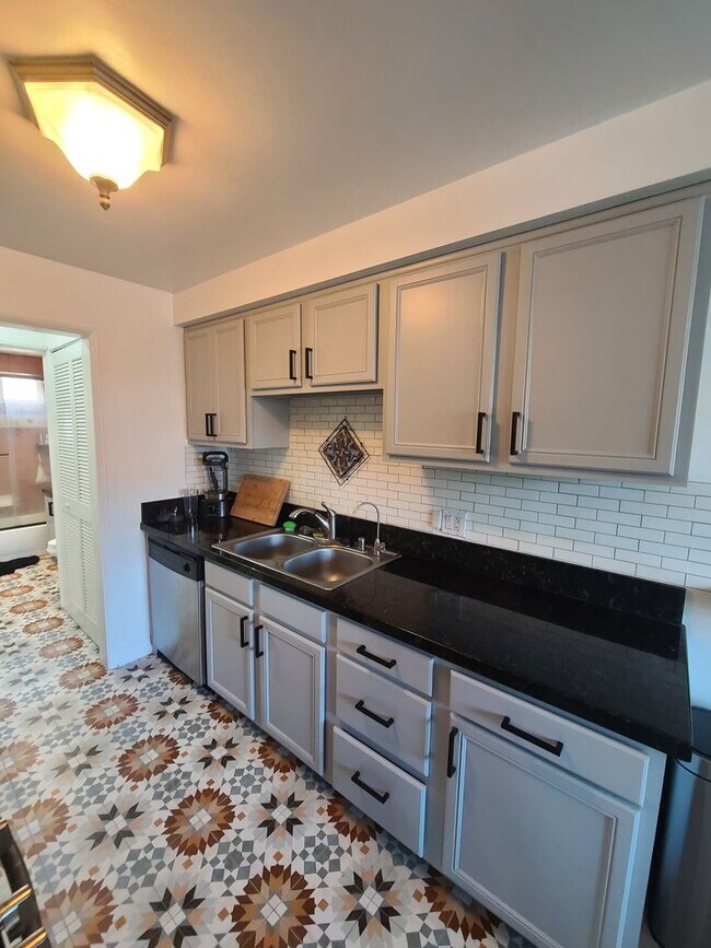 Foto del edificio - Updated 1Bd/1Ba Condo in Gated Community i...