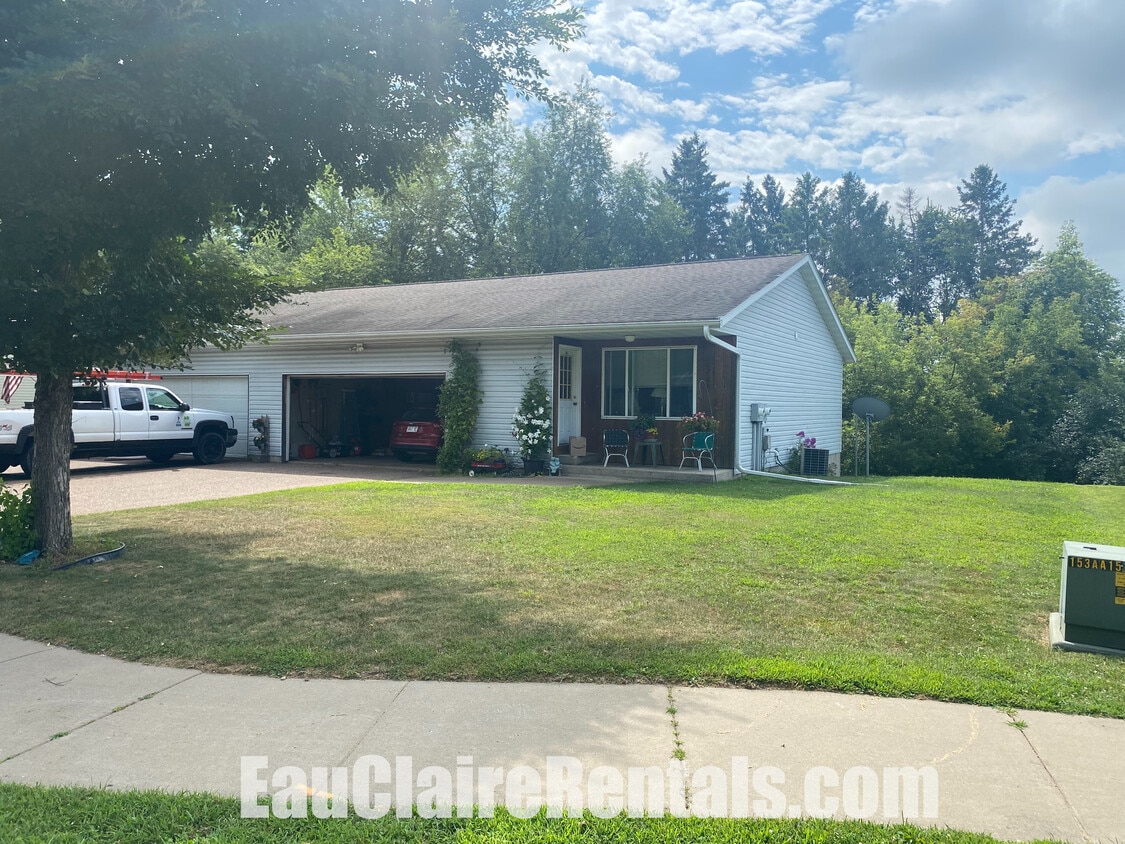 Frente - 2265 Frank St