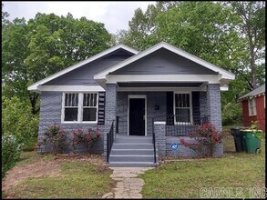 Building Photo - 2100 Valmar St