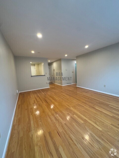 Building Photo - 28 Brentwood St