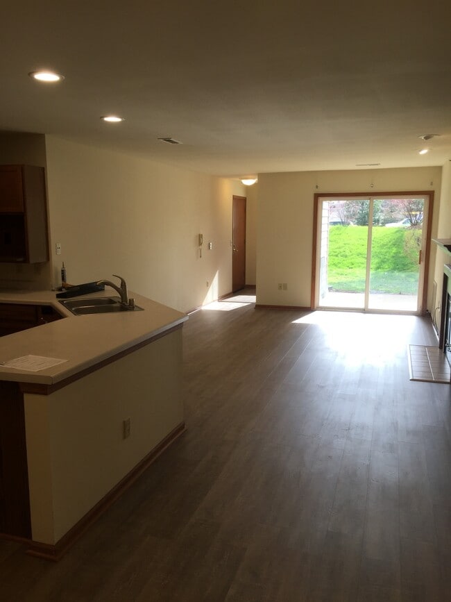 Building Photo - Milestone Properties