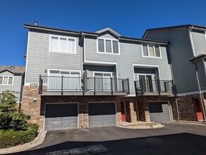 Building Photo - 2755 W Riverwalk Cir