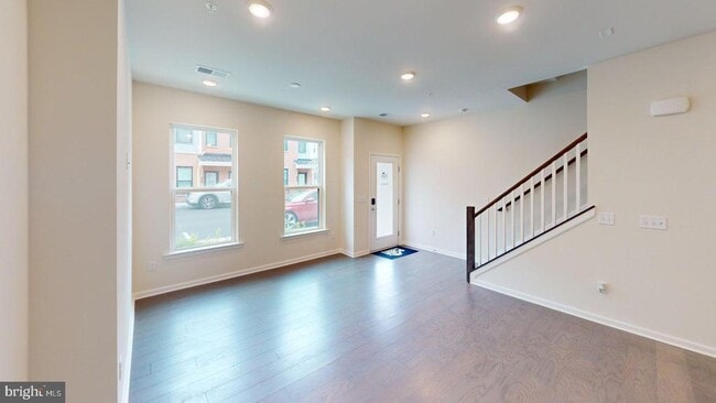 Building Photo - 714 Parker Blvd