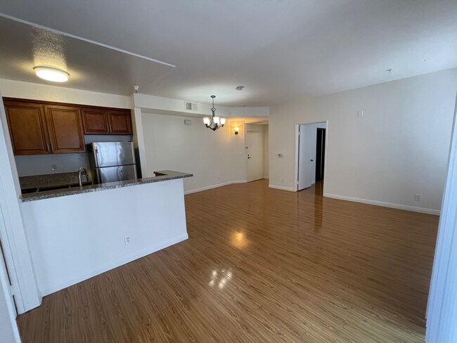 Building Photo - 7035 Lanewood Ave
