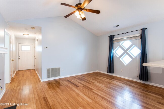 Foto del edificio - 4404 Baygarden Ct