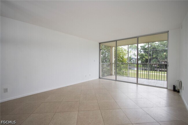 Foto del edificio - 1083 Forest Lakes Dr