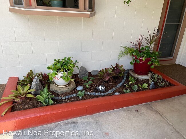Building Photo - 4 br, 2 bath House - 127 Aikahi Loop