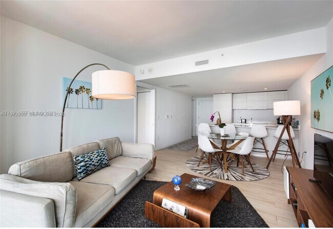 Foto del edificio - 1300 S Miami Ave