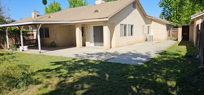 Building Photo - Silver Creek Home 3 Bed 2 Bath + Office