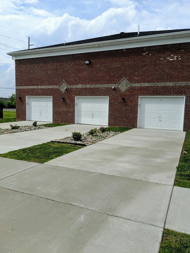 Building Photo - 10501 Chariot Run Ct