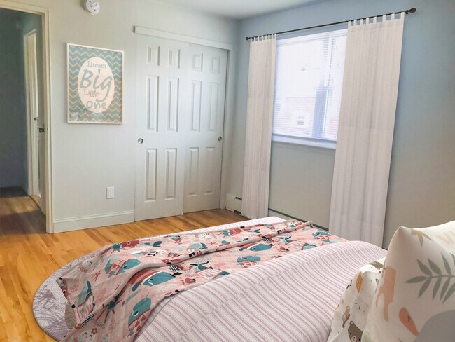 Foto del edificio - 43 Salmon Brook Dr
