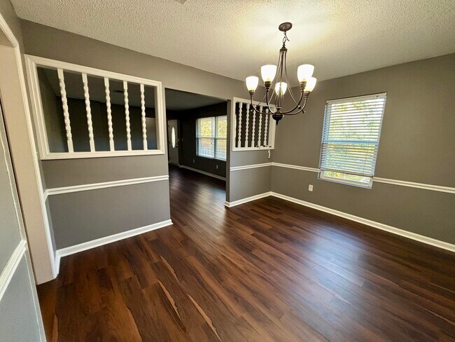 Foto del edificio - 2714 Fair Oak Ct