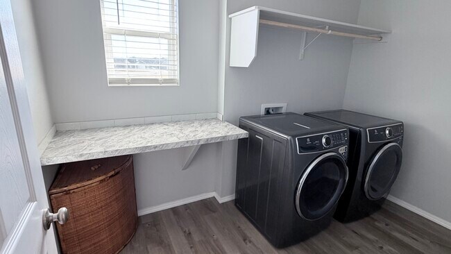 Building Photo - 12727 Towhee St