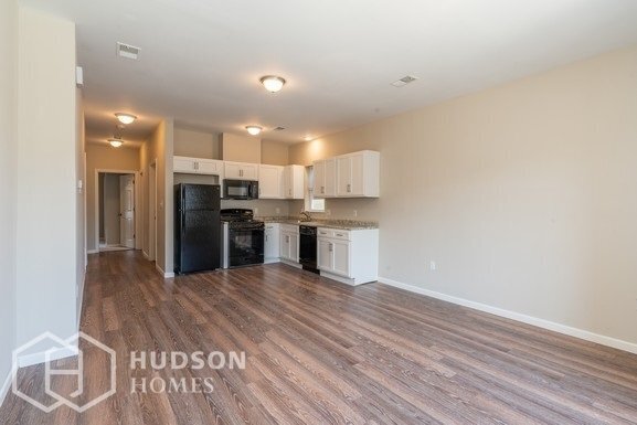 Building Photo - NOW AVAILABLE! - 547 Elm St Unit 1, Kearny...