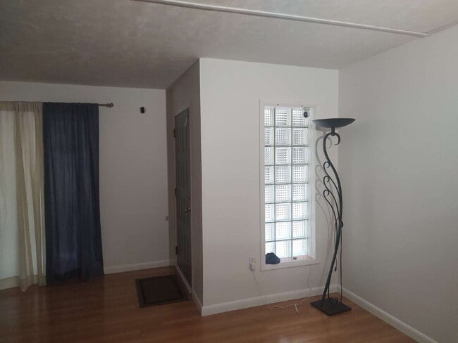 Building Photo - "Quite and Peaceful 2-Bed, 2-Bath Condo in...