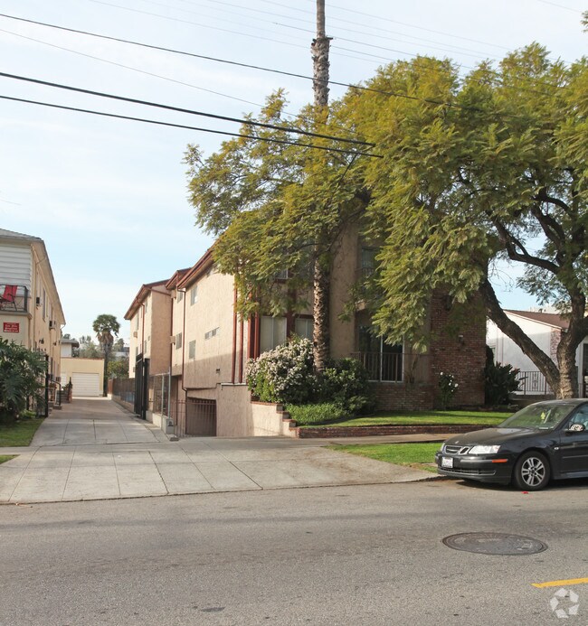 Building Photo - 3124 Rowena Ave