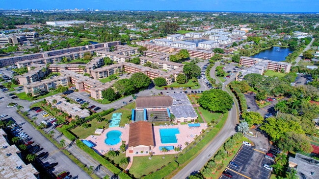 Foto del edificio - 705 Lori Dr