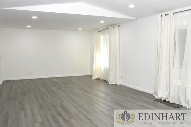 Building Photo - 5276 E Inyo St
