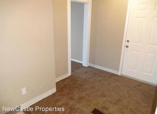 Building Photo - Studio, 1 bath House - 52 1/2 E Columbus St