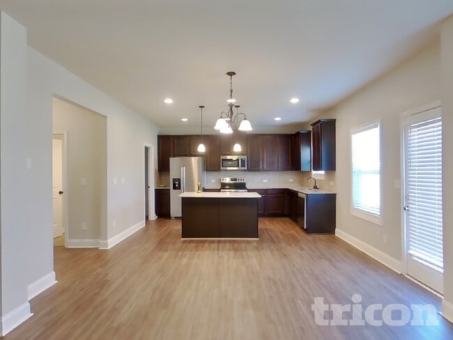 Building Photo - 131 Huntsman Dr