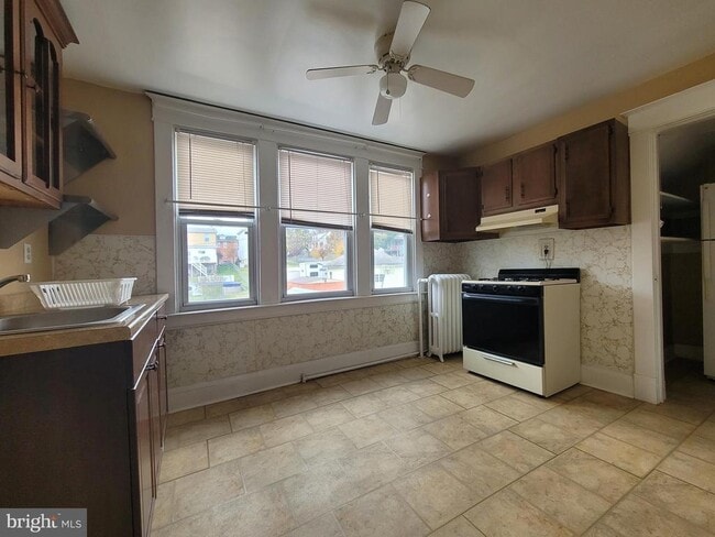 Building Photo - 6710 Beech Ave