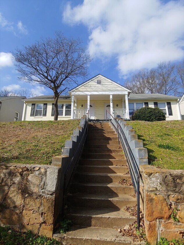 Primary Photo - Come See this Fantastic Apartment