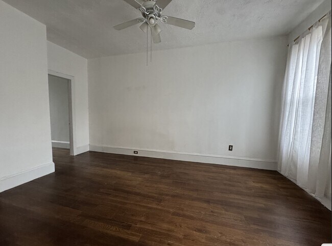 Building Photo - 309 Summit Ave