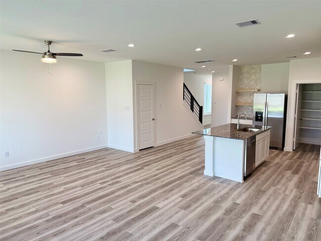 Foto del edificio - 2911 Needham Gdn Ln