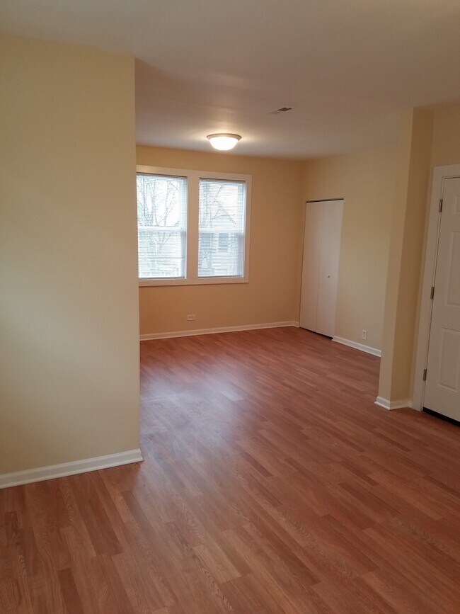 Building Photo - 3515 W McLean Ave