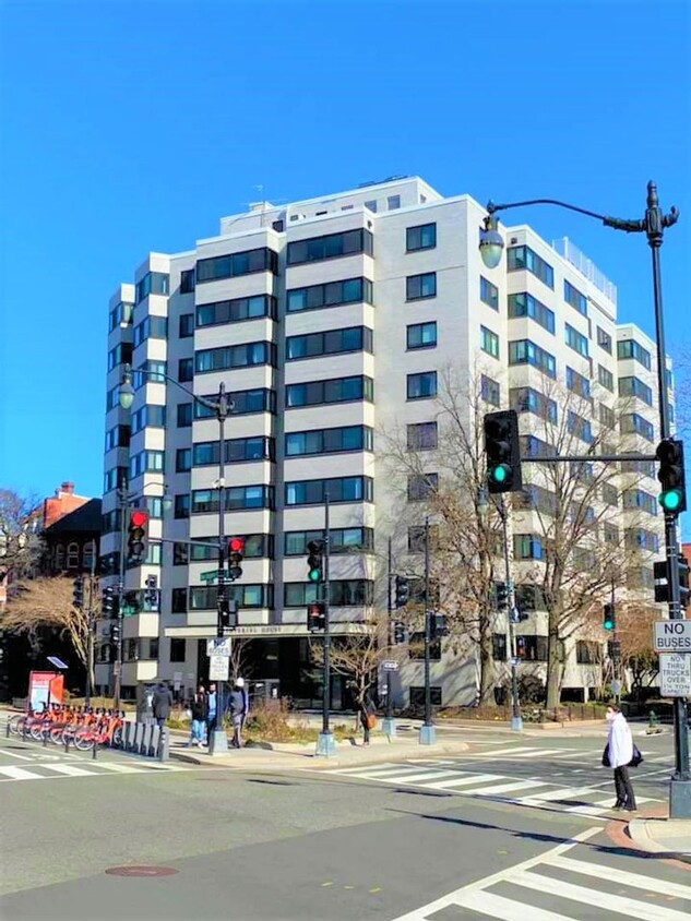 Foto principal - Cozy Studio Condo in Dupont Circle!