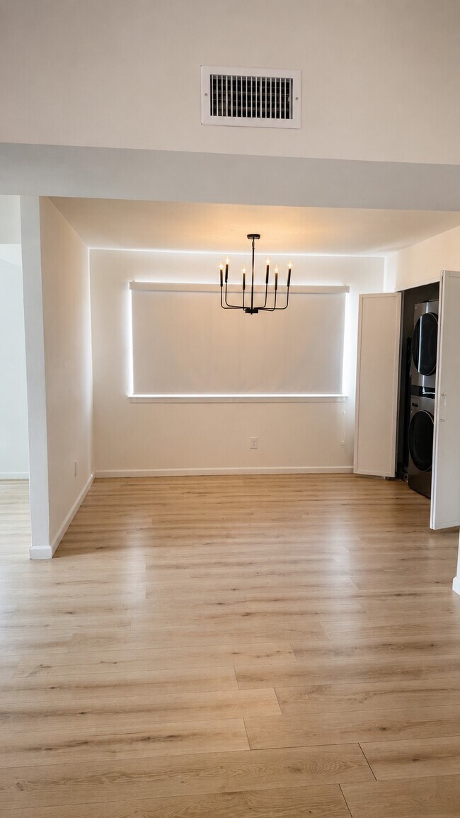 Building Photo - 9511 Bollingbrook Dr